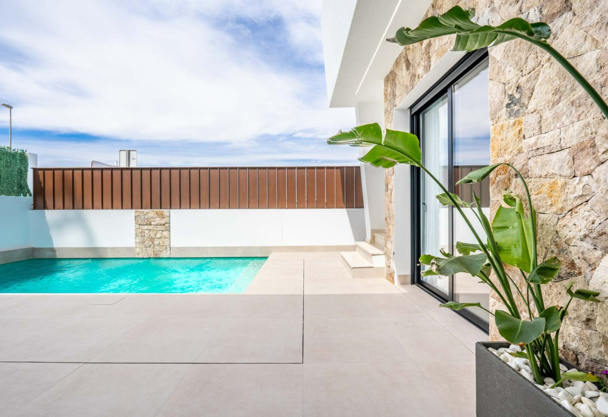 Nueva construcción  · Villas · ROLDAN