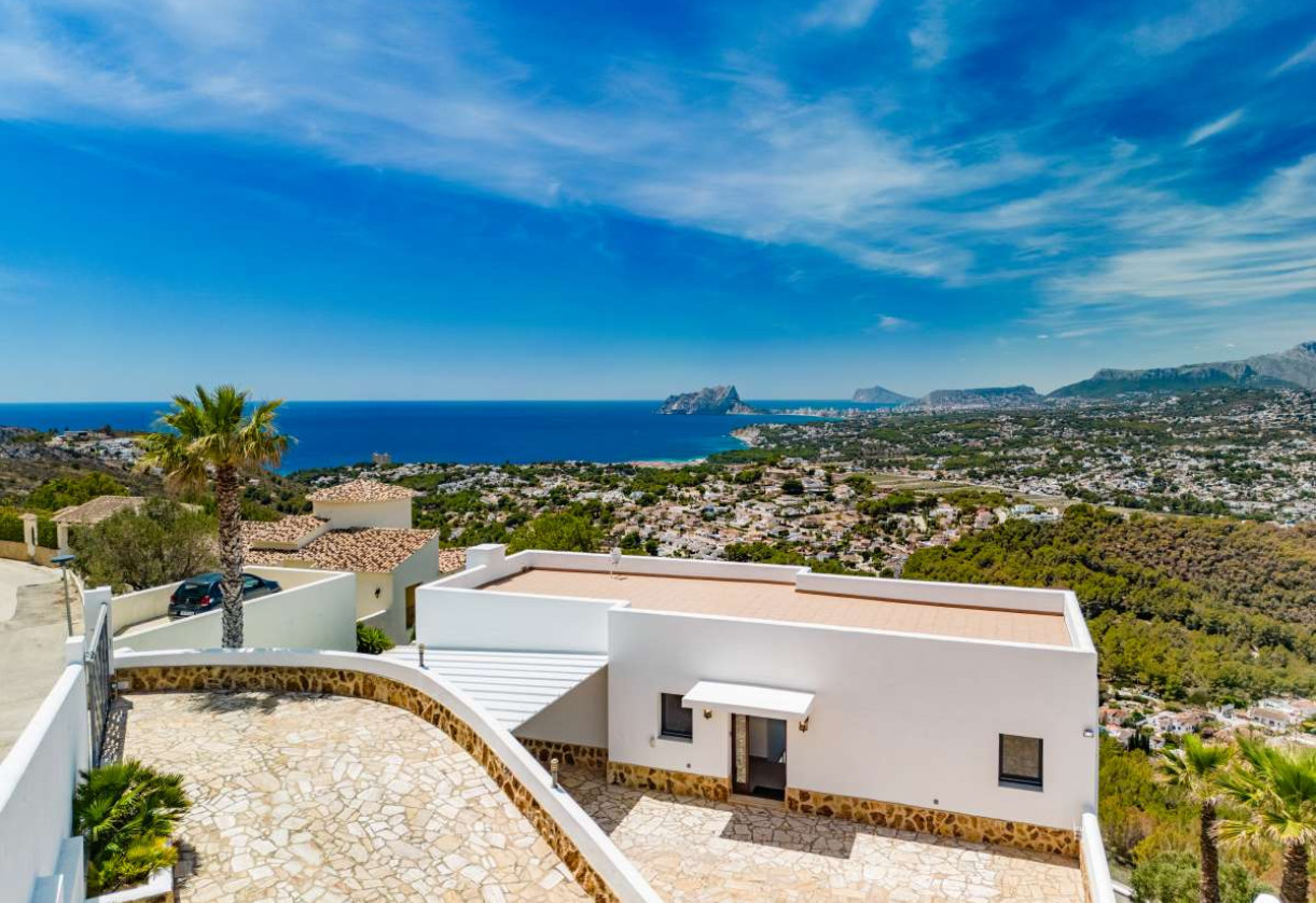 Resale · detached house · Cumbre del Sol