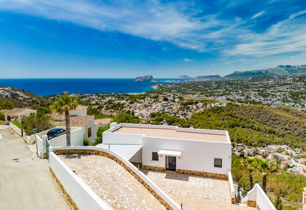 Resale · detached house · Cumbre del Sol