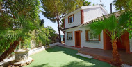 Resale · Country house · Orihuela