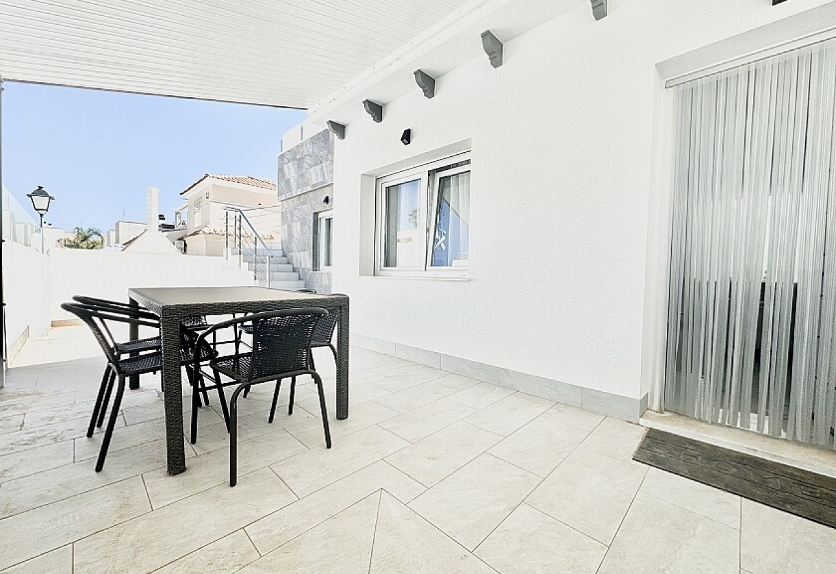 Reventa · Semidetached villa · Torrevieja