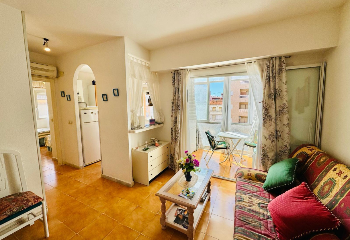 Rynek wtórny · APARTAMENTO · Torrevieja · La mata