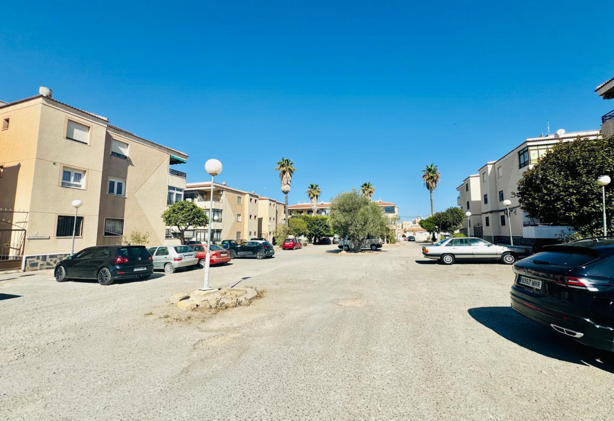 Rynek wtórny · Estudio · Torrevieja · LA SIESTA