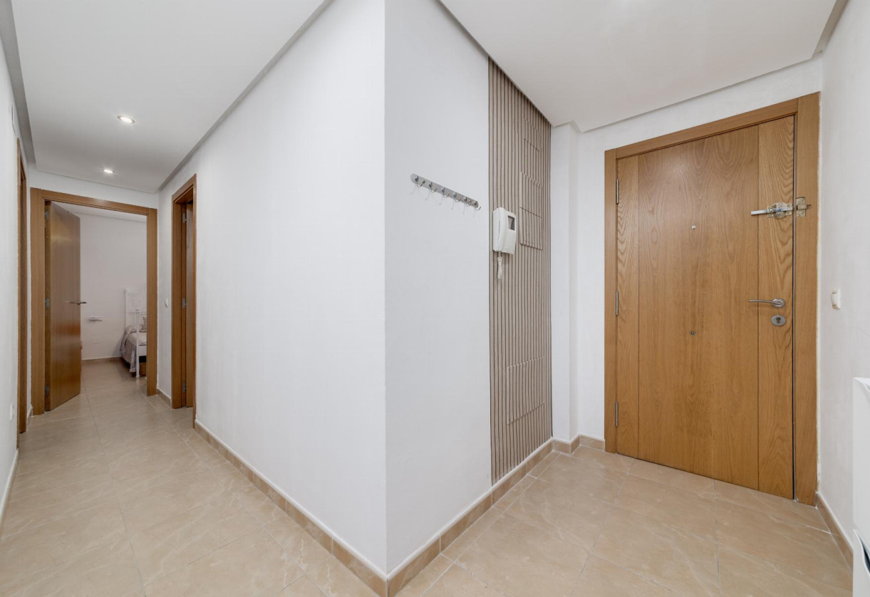 Rynek wtórny · APARTAMENTO · Torrevieja · Villa Madrid