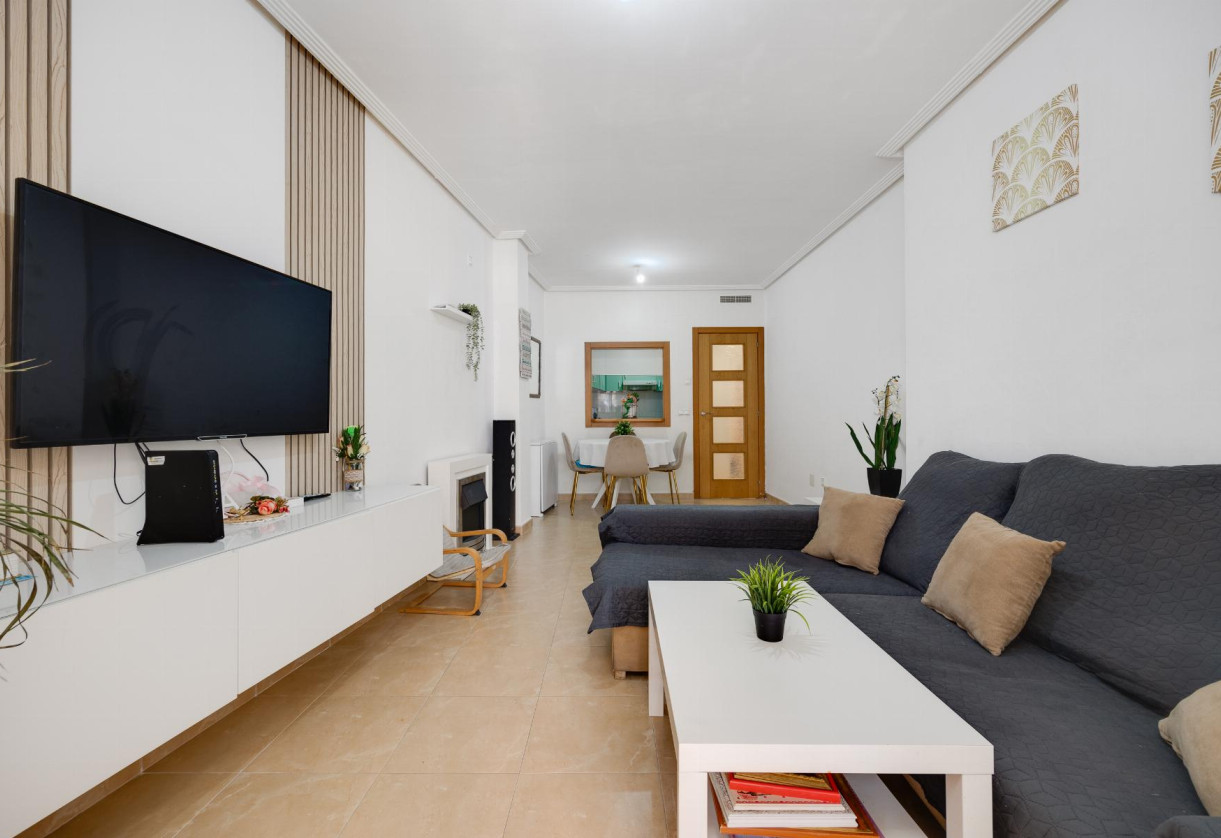 Rynek wtórny · APARTAMENTO · Torrevieja · Villa Madrid