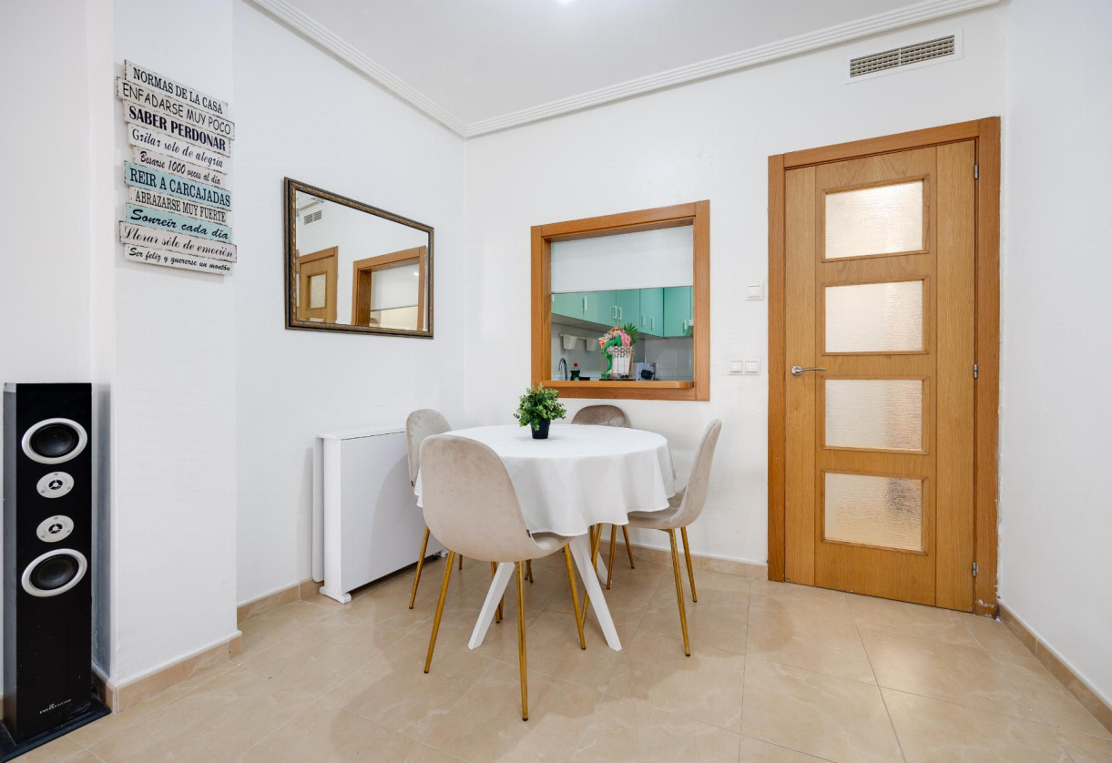 Rynek wtórny · APARTAMENTO · Torrevieja · Villa Madrid