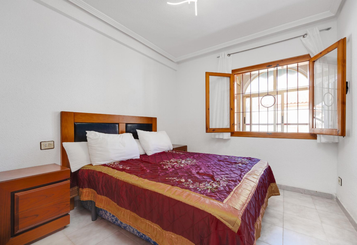 Rynek wtórny · APARTAMENTO · Torrevieja · Playa del Acequión