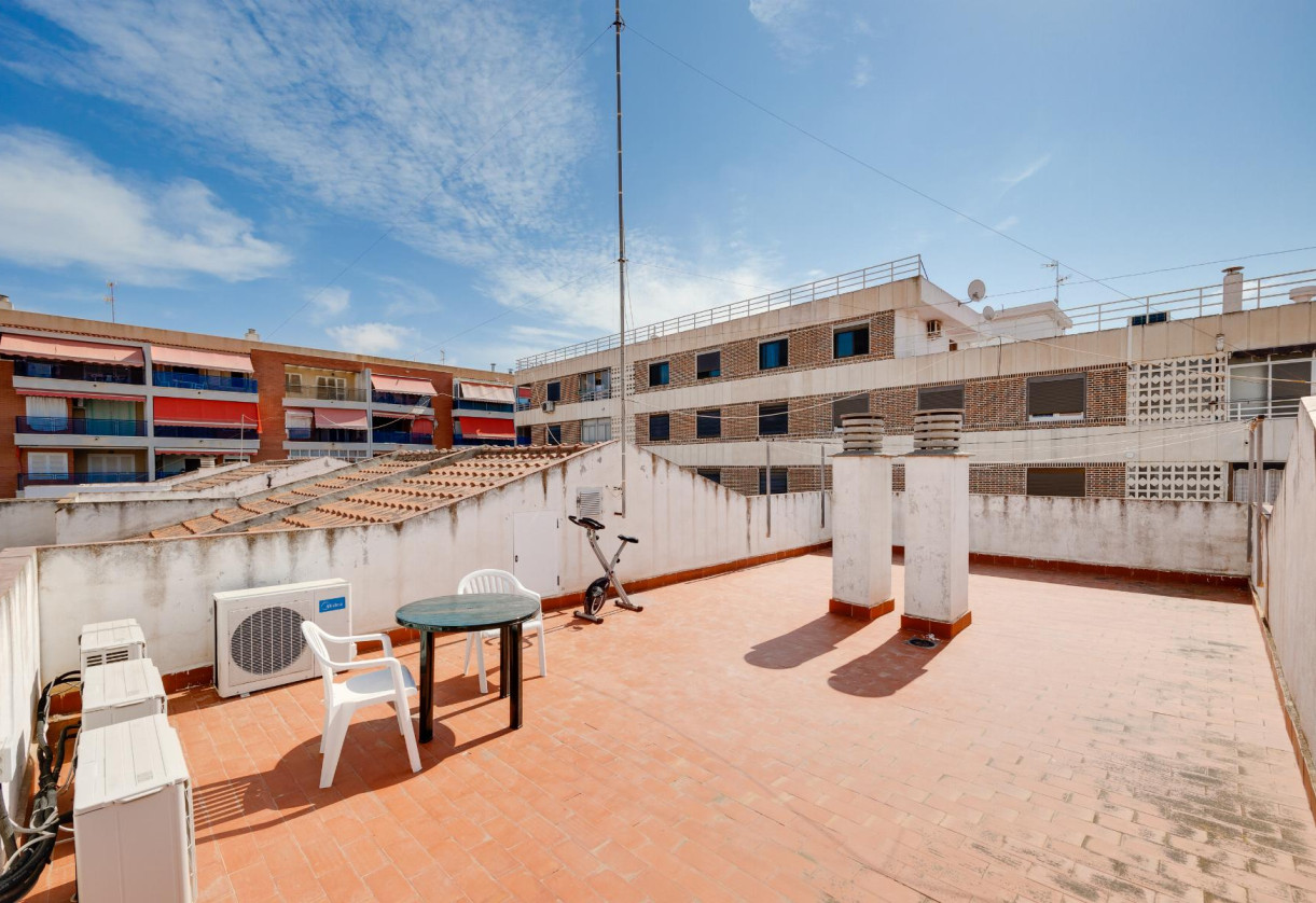 Rynek wtórny · APARTAMENTO · Torrevieja · Playa del Acequión