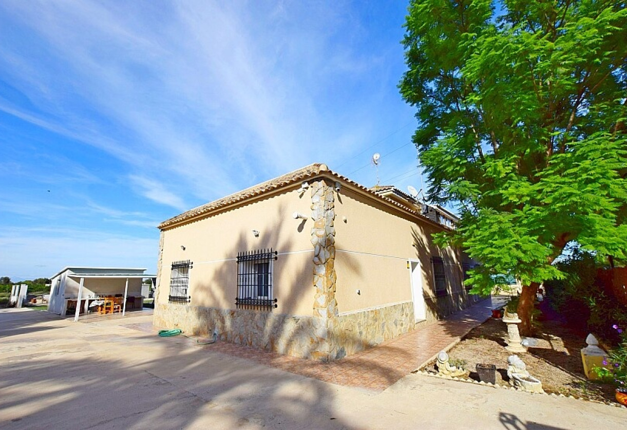 Sale · Country house · Rojales