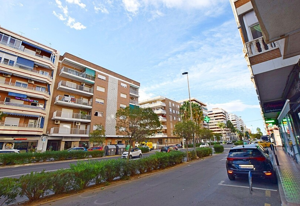 Reventa · Apartment · Torrevieja · Playa del Acequión