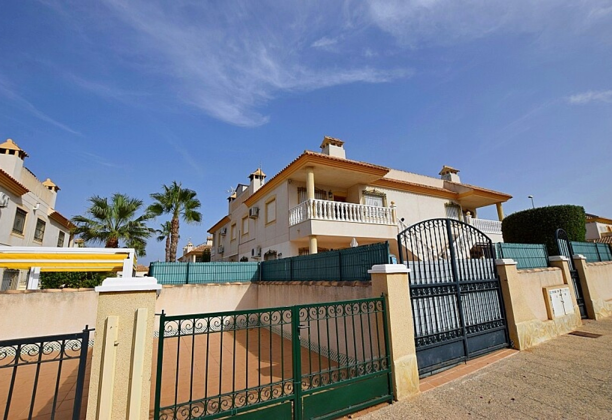 Resale · Top floor apartment · Orihuela Costa · villamartin