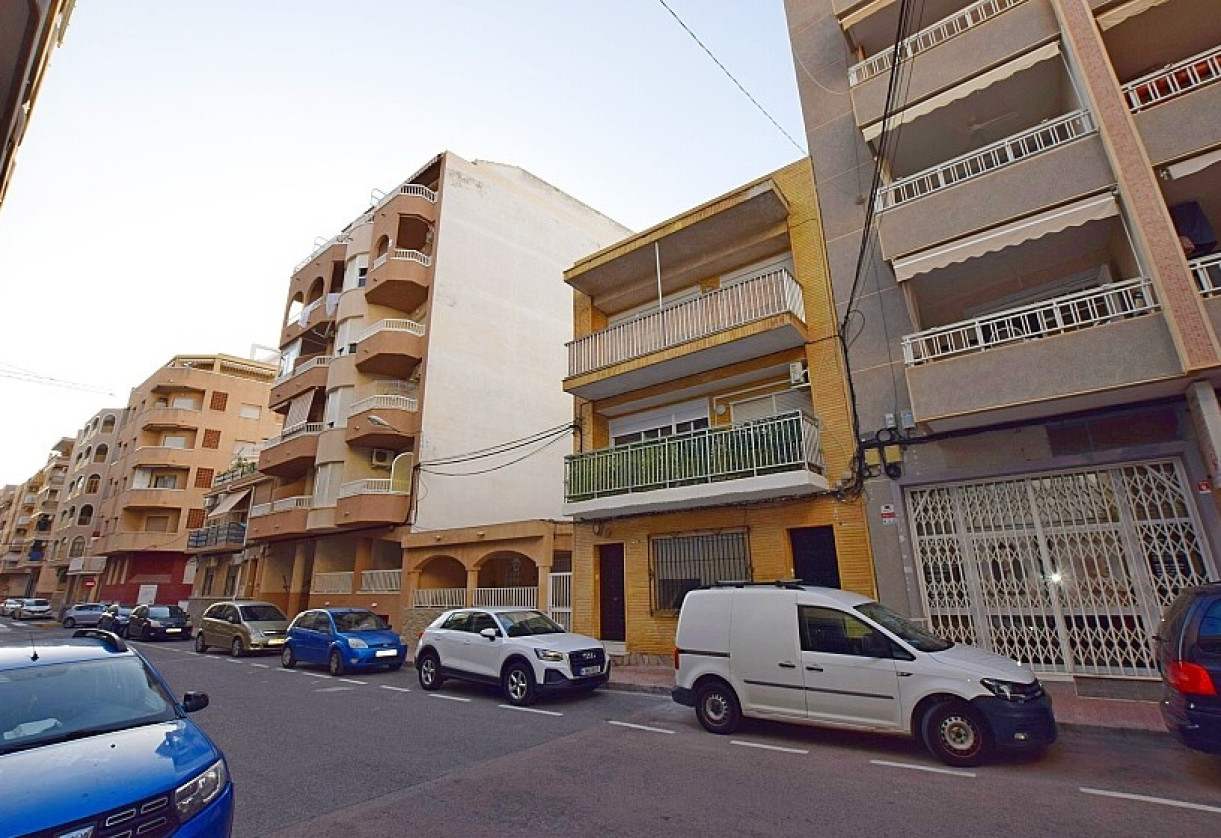 Resale · Apartment · Torrevieja