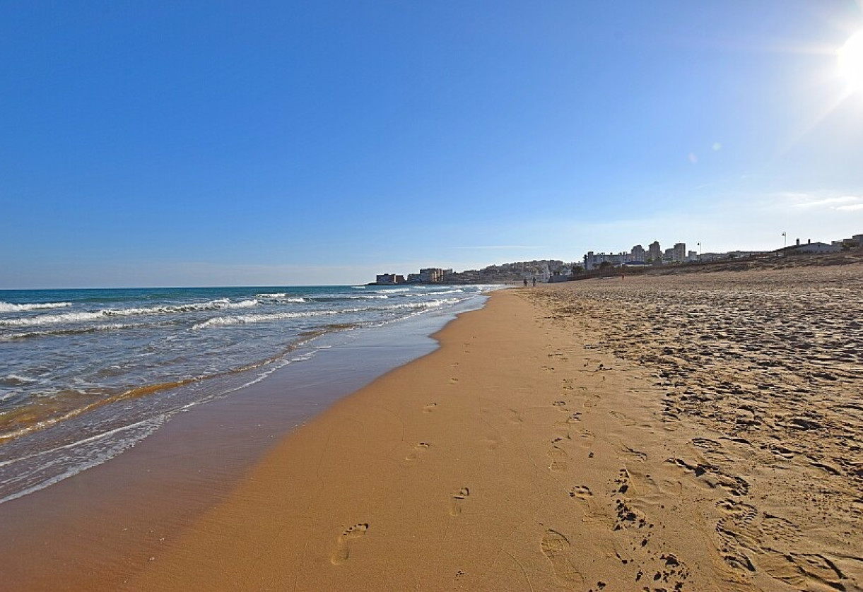 Sale · Semidetached villa · Torrevieja · Calas - norte ciudad