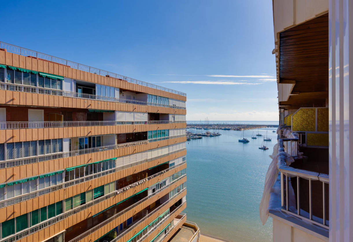 Rynek wtórny · APARTAMENTO · Torrevieja · Playa del Acequión