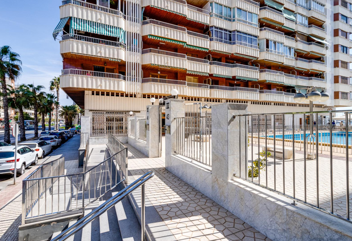 Rynek wtórny · APARTAMENTO · Torrevieja · Playa del Acequión