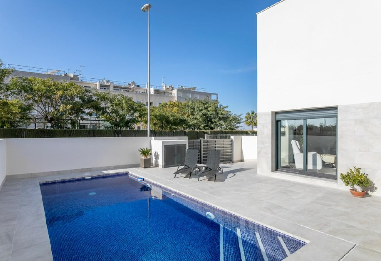 Rynek pierwotny · Villas · Daya Nueva