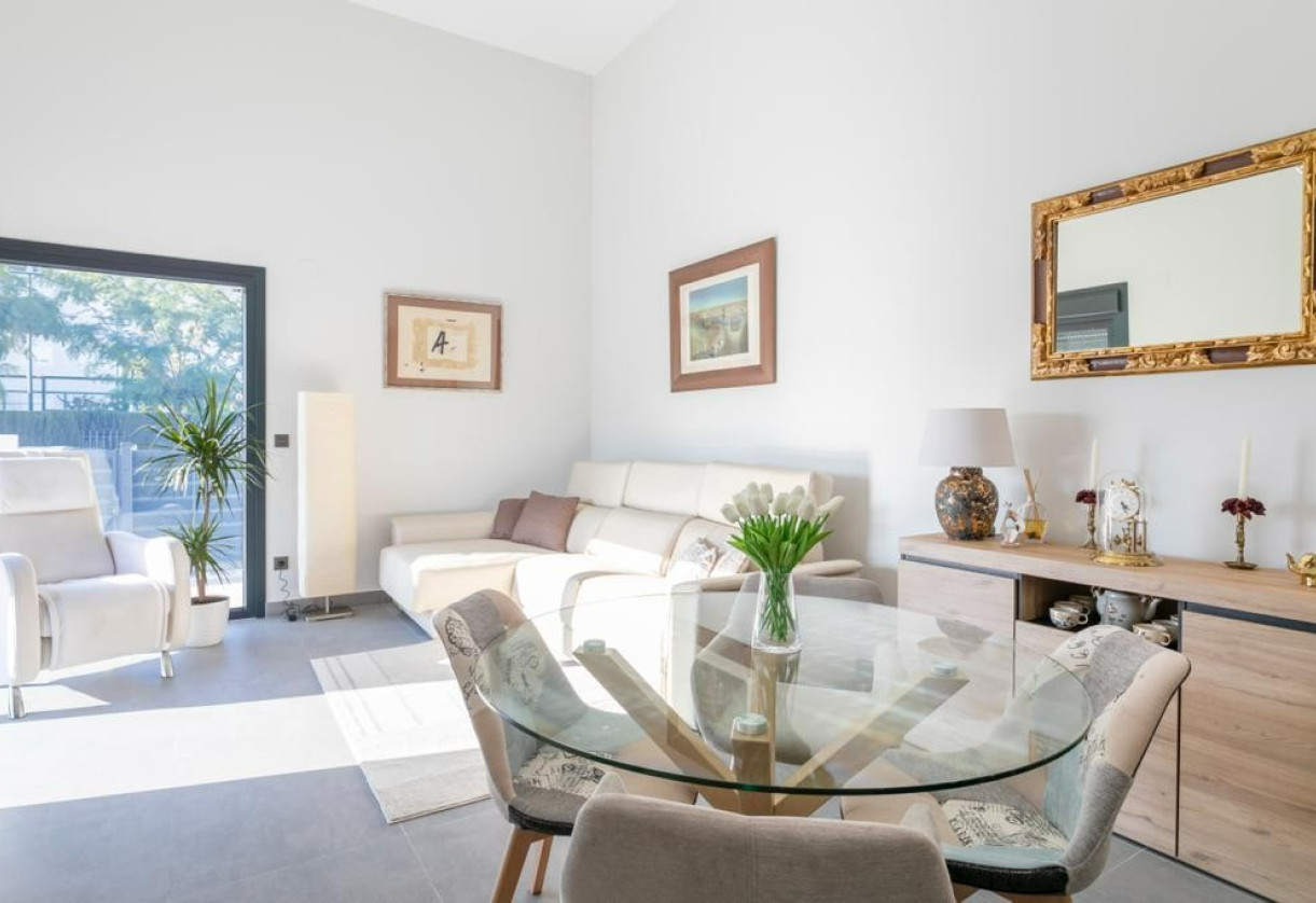 Rynek pierwotny · Villas · Daya Nueva