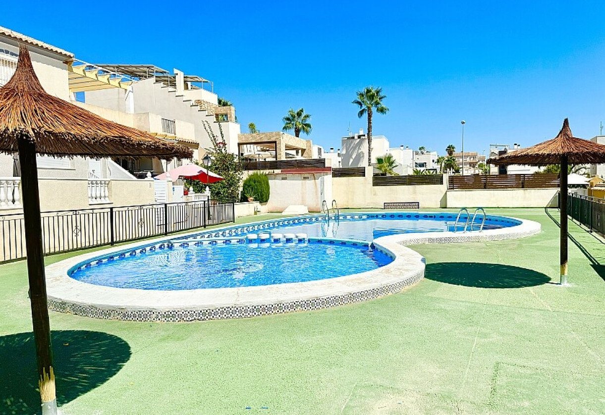 Reventa · Semidetached villa · Torrevieja